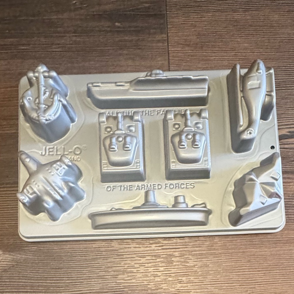 Set of 2 - Saluting the Families of the Armed Forces Jell-O Molds